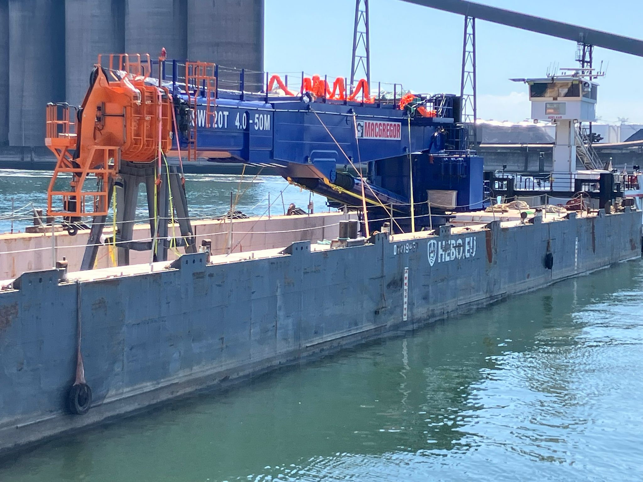 Speciaal transport offshore heavy crane